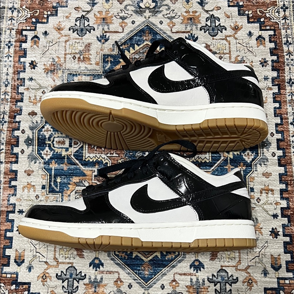 Nike Black and White Dunk Low LX Women’s Sneakers - Picture 3 of 8